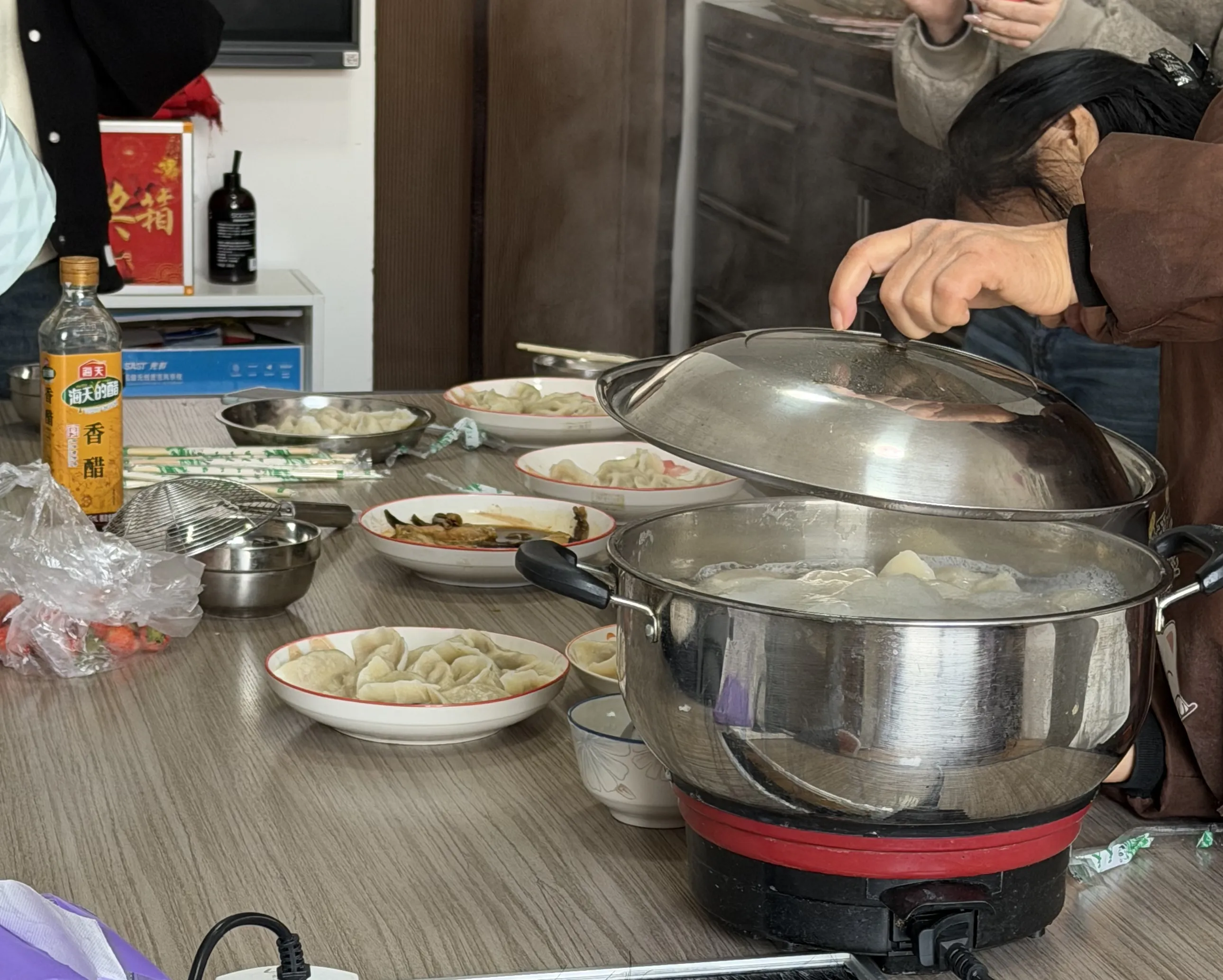 Sugeng Maotong lan kabeh Taun ngarep sing harmonis lan sukses